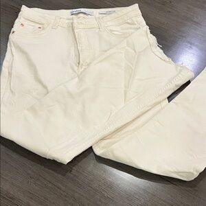 BERSHKA Ivory Jeans